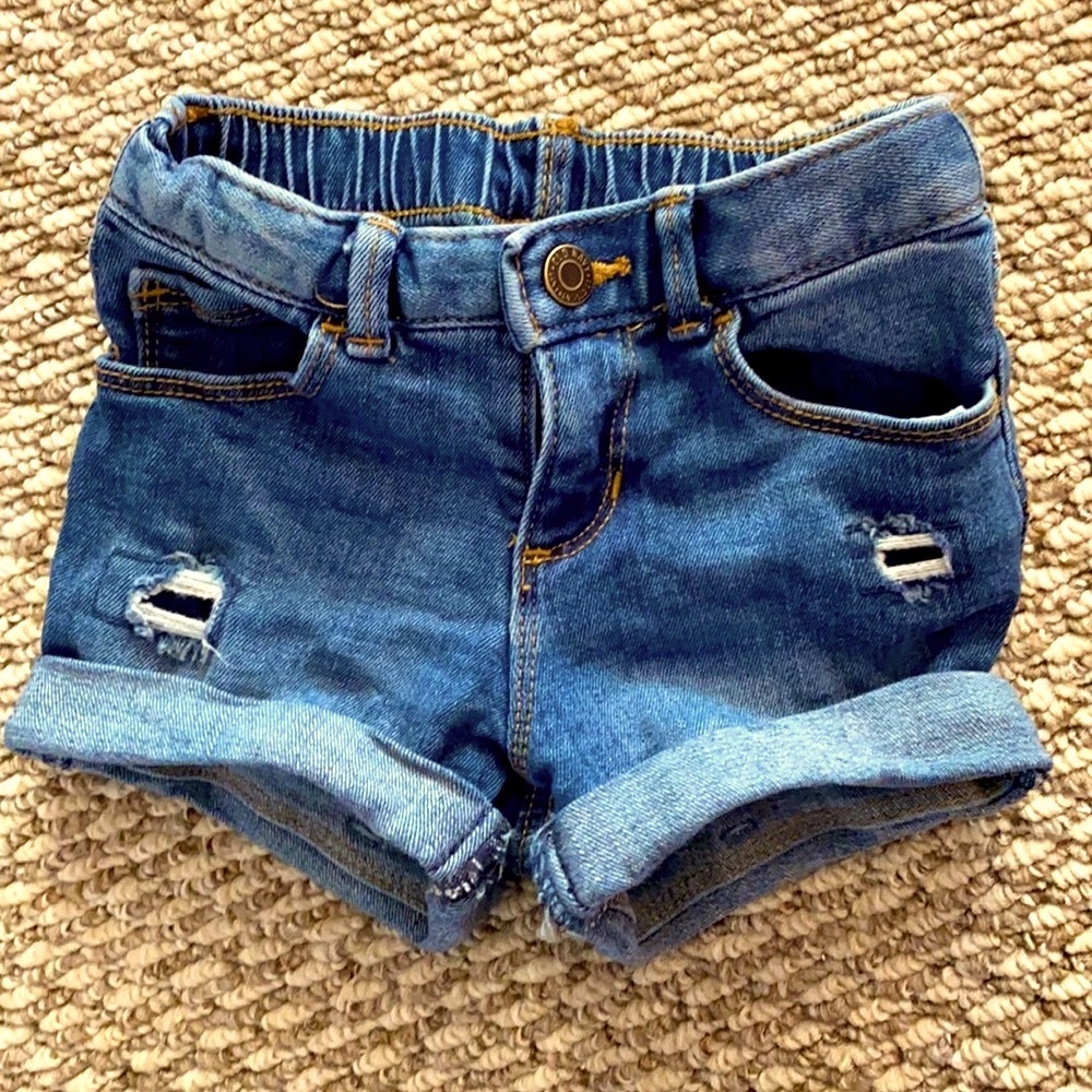 Old Navy jean shorts (2t)